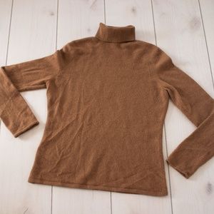 100% Cashmere Bloomingdale's Turtleneck Sweater L